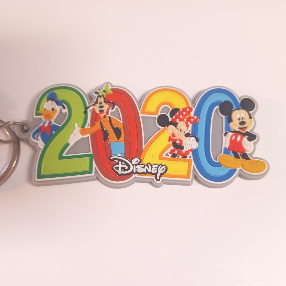 New Retired Year 2020 Disney Fab 4 Mickey Minnie Goofy Donald Keychain Key Chain